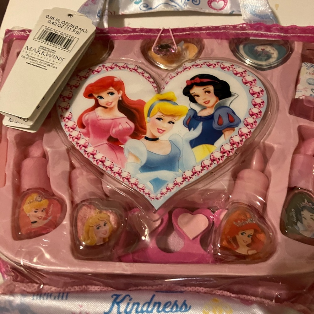 Disney Princess lot Purse, stick on earrings & Rings set plus nightlight - Picture 12 of 12